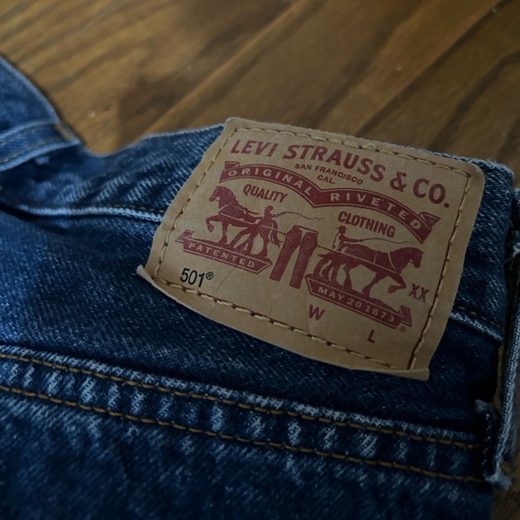 Levi’s 501 distressed denim - Picture 7 of 9